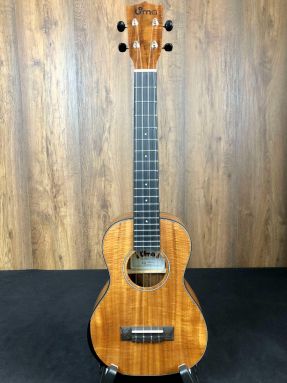 Uma Baby T Small Body Tenor Ukulele Acacia with gigbag