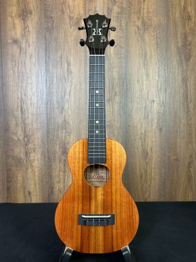 KoAloha KCM-00 Hawaiian Koa Concert Ukulele in hard case #24-2