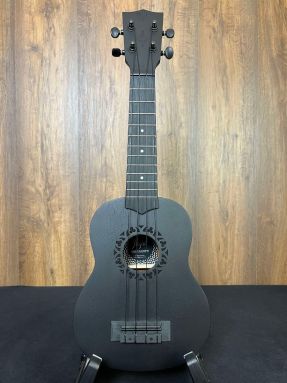 Flight NUS310 Blackbird - Laminate Sapele Soprano Ukulele w/Gigbag PERFECT FOR A BEGINNER