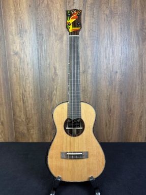 'Oli L2-TCR Solid Cedar/Rosewood Tenor Gloss Ukulele w/hard case