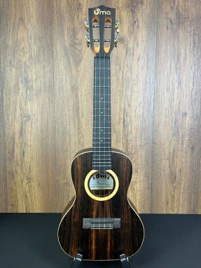 Uma UK-11SC Striped Ebony Concert Ukulele