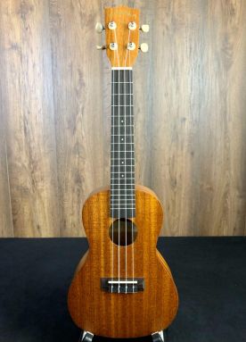Makala MK-C Agathis Concert Ukulele Natural Finish (EXCELLENT STARTER UKULELE)